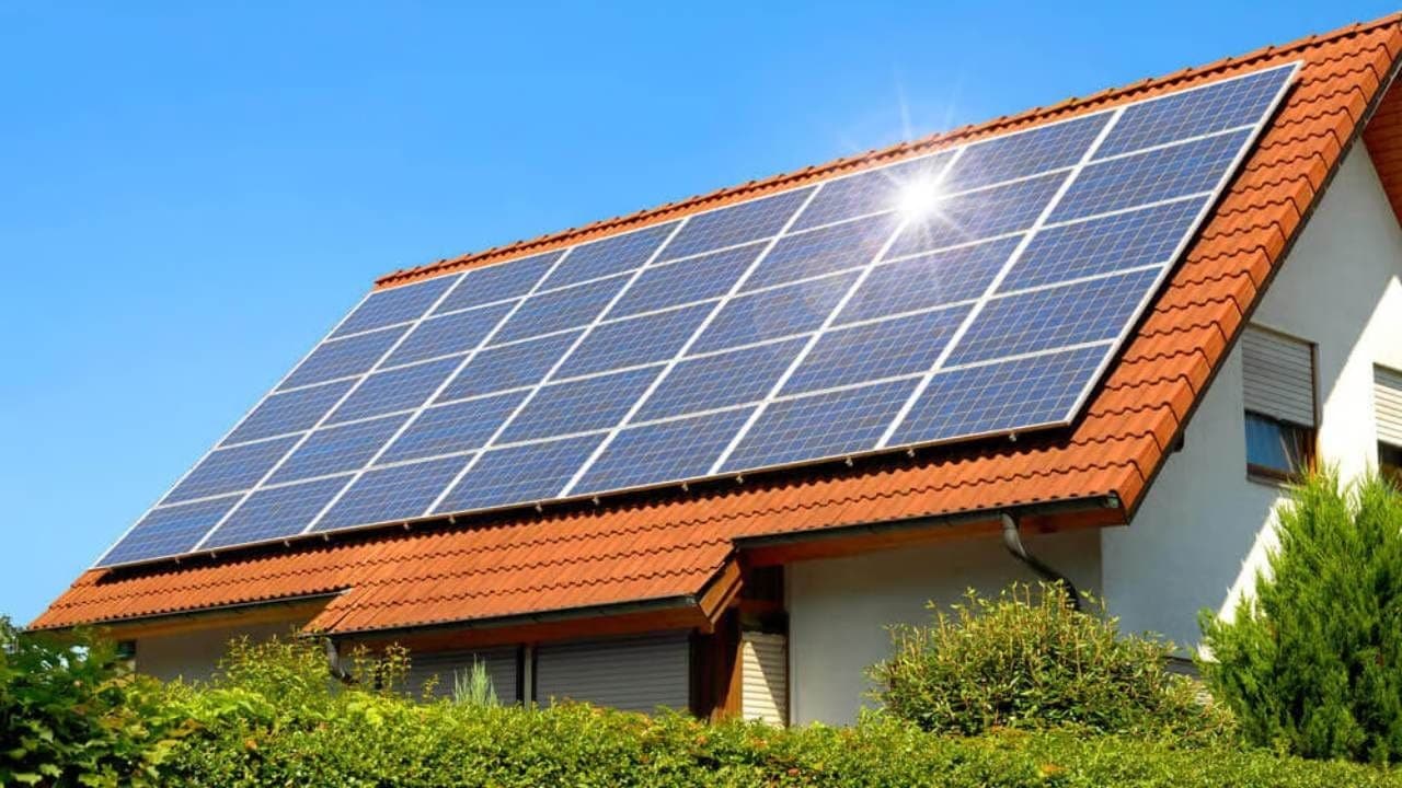 6 Amazing Advantages of Commercial Rooftop Solar Systems for Businesses