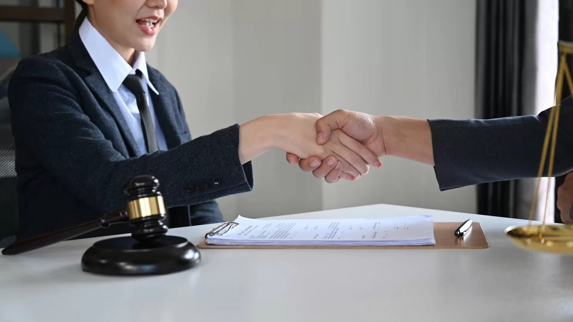 What to Expect When Meeting a Columbia Divorce Lawyer