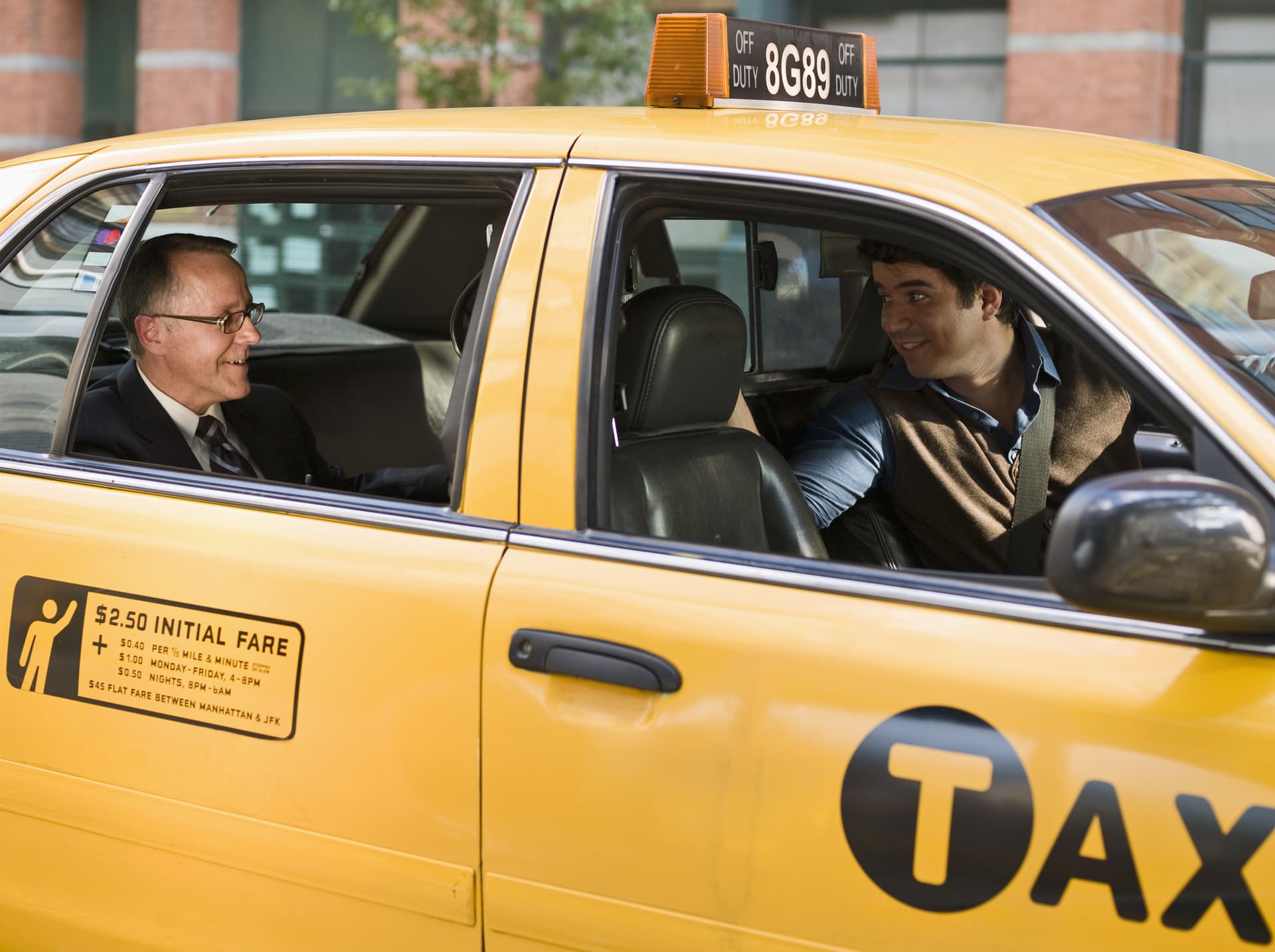 Airport Taxis Weybridge: Reliable Taxi Services 24/7