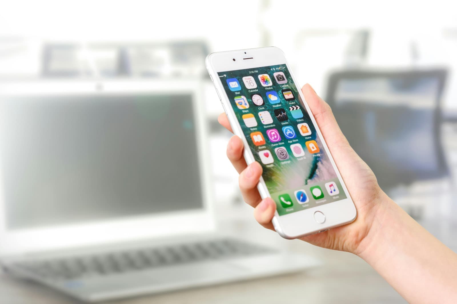 フォロワー購入で人気インスタアカウントへ