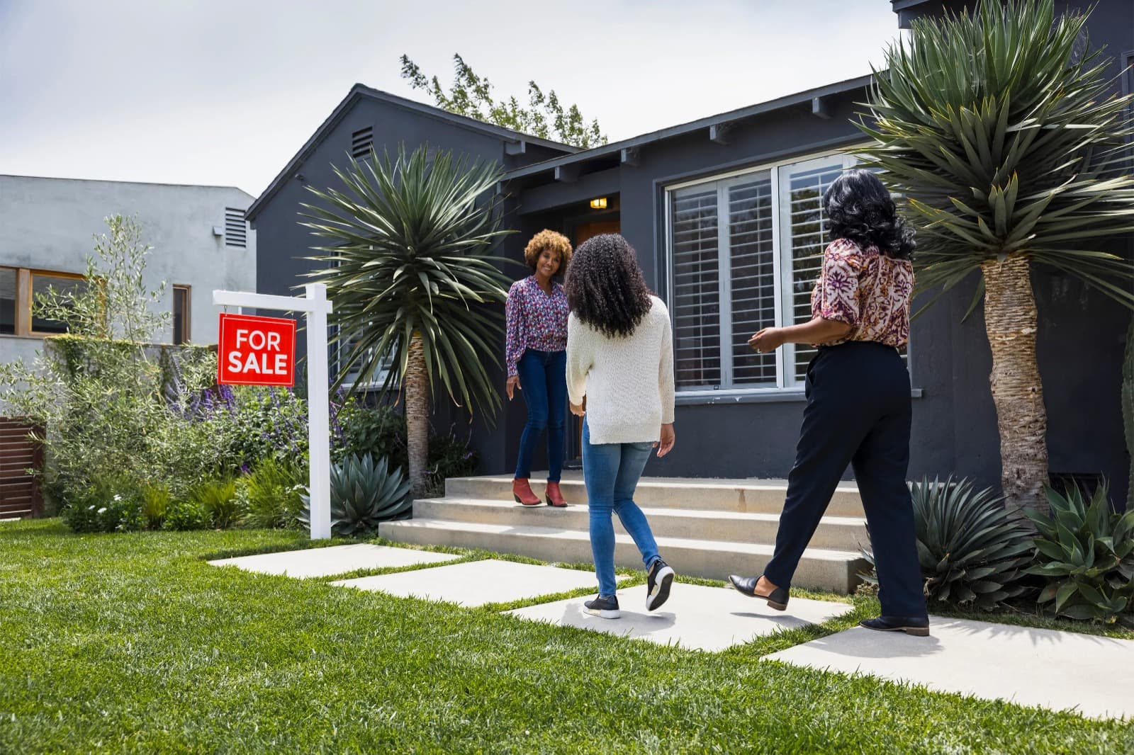 Best Real Estate Agents for Buying & Selling Homes | BestRealEstate AgentNear