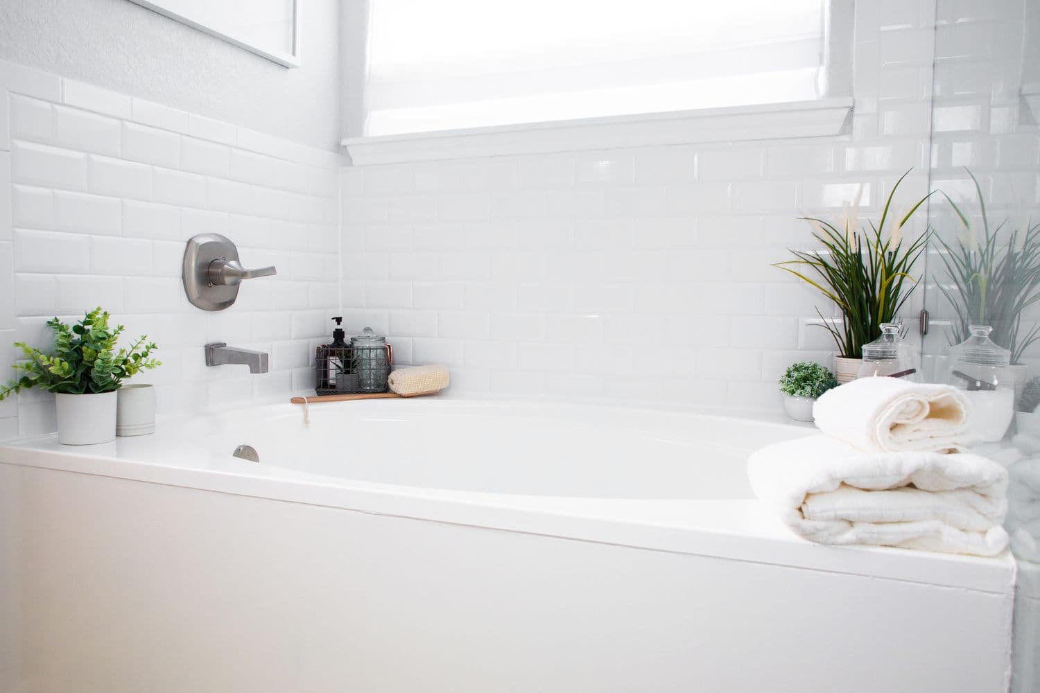 Bathtub Refinishing & More: Professional Services for Every Remodel