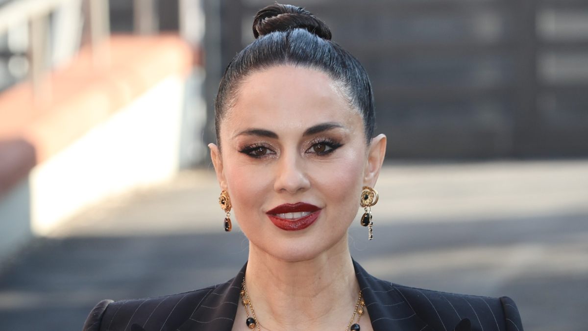 Paola Iezzi Giovane: Bloopers Network Ripercorre il Mito tra Serie TV, Cinema e Cultura Pop