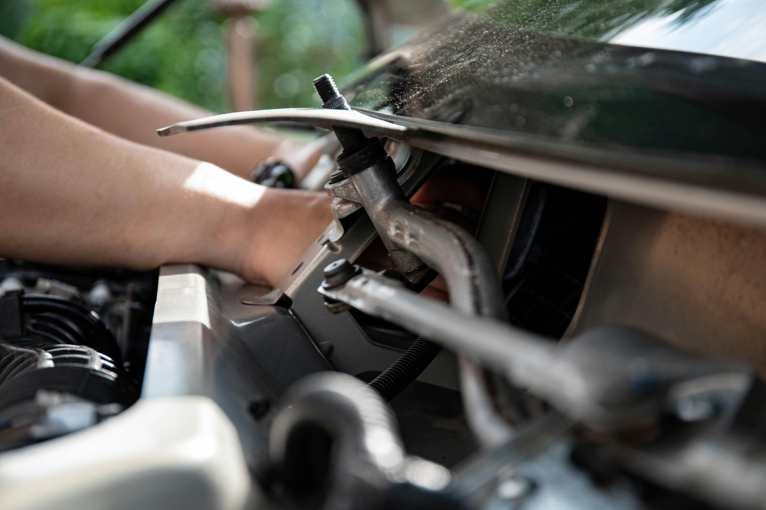 Fast and Efficient Mobile Hydraulic Services for Emergency Breakdowns